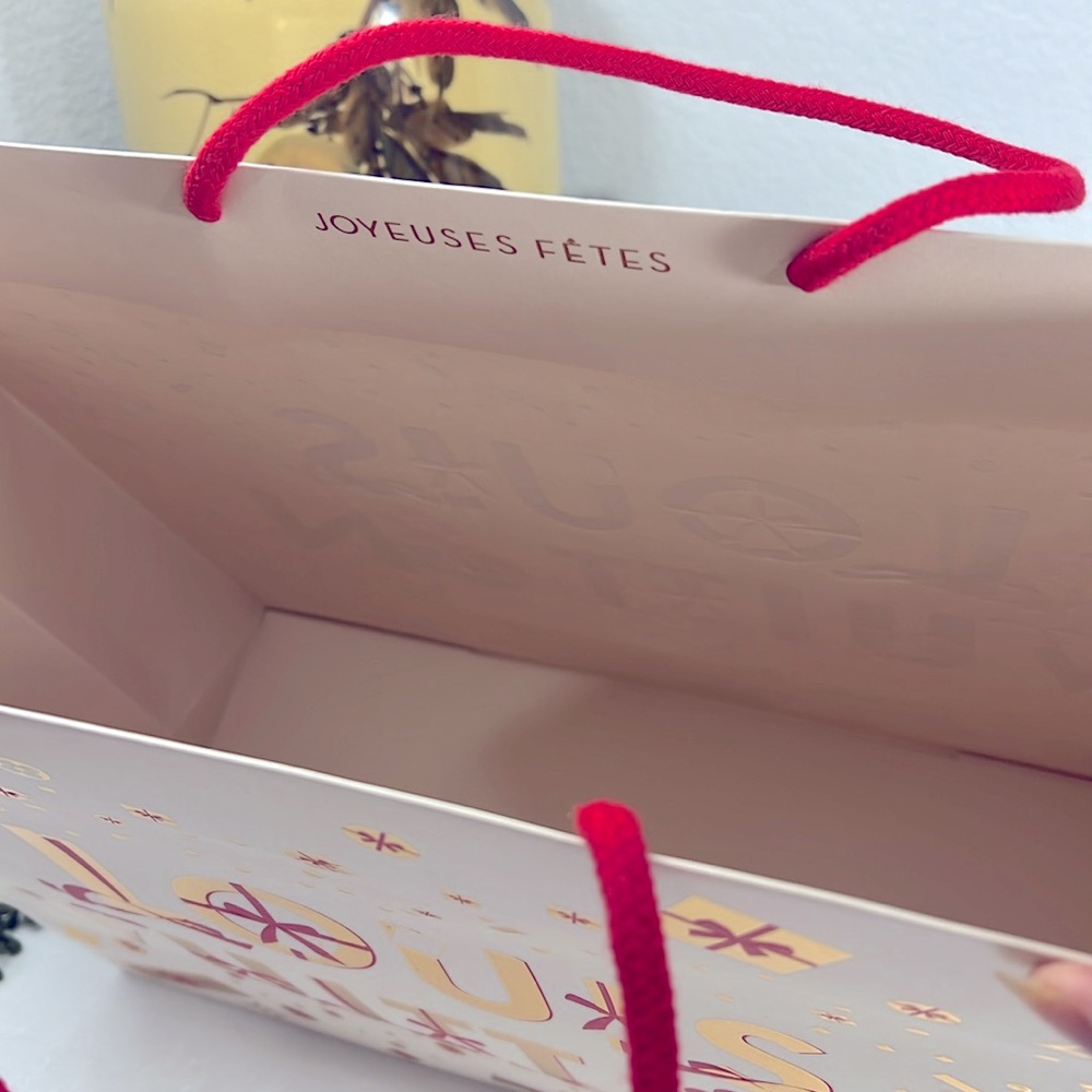 LV LOUIS VUITTON MEDIUM CHRISTMAS PAPER BAG - Picture 3 of 4